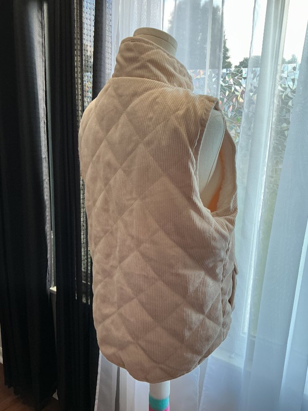 Thread & Supply Wubby Reversible Sherpa Quilted Vest Cream Beige Medium Full Zip - Picture 2 of 15